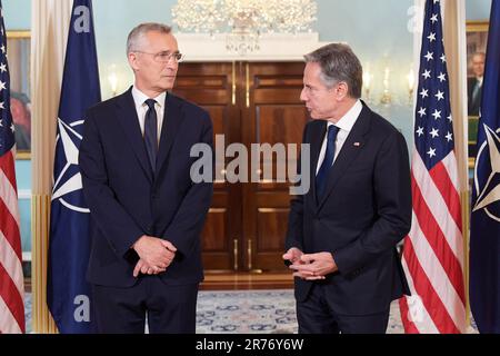 13. Juni 2023, Washington, Distric of Columbia, USA: Außenministerin ANTONY BLINKEN trifft sich mit NATO-Generalsekretär JENS STOLTENBERG und hält heute am 13. Juni 2023 eine Pressekonferenz im Hauptquartier des Außenministeriums in Washington DC, USA ab. (Kreditbild: © Lenin Nolly/ZUMA Press Wire) NUR REDAKTIONELLE VERWENDUNG! Nicht für den kommerziellen GEBRAUCH! Stockfoto