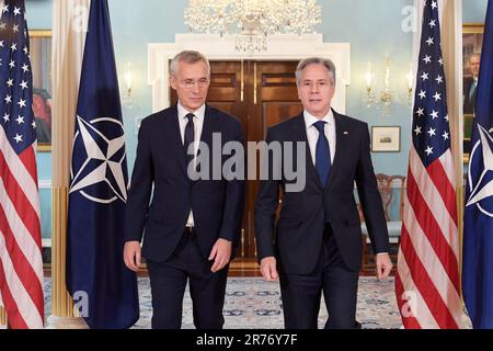 13. Juni 2023, Washington, Distric of Columbia, USA: Außenministerin ANTONY BLINKEN trifft sich mit NATO-Generalsekretär JENS STOLTENBERG und hält heute am 13. Juni 2023 eine Pressekonferenz im Hauptquartier des Außenministeriums in Washington DC, USA ab. (Kreditbild: © Lenin Nolly/ZUMA Press Wire) NUR REDAKTIONELLE VERWENDUNG! Nicht für den kommerziellen GEBRAUCH! Stockfoto