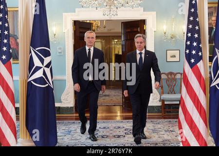 13. Juni 2023, Washington, Distric of Columbia, USA: Außenministerin ANTONY BLINKEN trifft sich mit NATO-Generalsekretär JENS STOLTENBERG und hält heute am 13. Juni 2023 eine Pressekonferenz im Hauptquartier des Außenministeriums in Washington DC, USA ab. (Kreditbild: © Lenin Nolly/ZUMA Press Wire) NUR REDAKTIONELLE VERWENDUNG! Nicht für den kommerziellen GEBRAUCH! Stockfoto