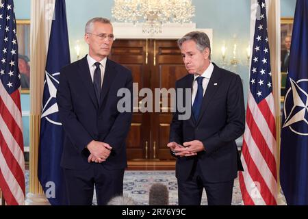 13. Juni 2023, Washington, Distric of Columbia, USA: Außenministerin ANTONY BLINKEN trifft sich mit NATO-Generalsekretär JENS STOLTENBERG und hält heute am 13. Juni 2023 eine Pressekonferenz im Hauptquartier des Außenministeriums in Washington DC, USA ab. (Kreditbild: © Lenin Nolly/ZUMA Press Wire) NUR REDAKTIONELLE VERWENDUNG! Nicht für den kommerziellen GEBRAUCH! Stockfoto