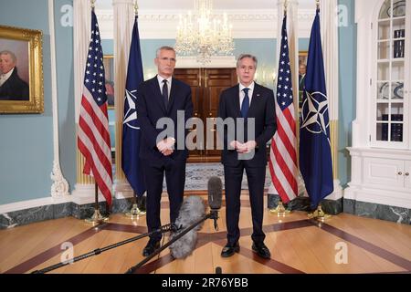 13. Juni 2023, Washington, Distric of Columbia, USA: Außenministerin ANTONY BLINKEN trifft sich mit NATO-Generalsekretär JENS STOLTENBERG und hält heute am 13. Juni 2023 eine Pressekonferenz im Hauptquartier des Außenministeriums in Washington DC, USA ab. (Kreditbild: © Lenin Nolly/ZUMA Press Wire) NUR REDAKTIONELLE VERWENDUNG! Nicht für den kommerziellen GEBRAUCH! Stockfoto