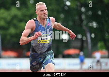 Kladno, Tschechische Republik. 13. Juni 2023. Der tschechische Sportler Patrik SORM tritt am 13. Juni 2023 in Kladno in der Tschechischen Republik auf einem 200-Meter-Lauf während der Kladno-Würfe, dem internationalen Leichtathletiktreffen, an. Kredit: Michal Kamaryt/CTK Photo/Alamy Live News Stockfoto