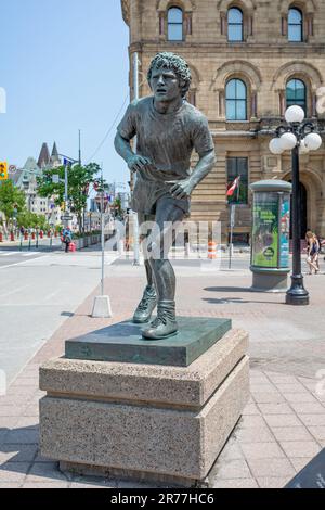 Statue zum Gedenken an Terry Fox, Spendenaktion für Krebs, vor Parliament Hill, Ottawa, Ontario, Kanada am 27. Mai 2023 Stockfoto