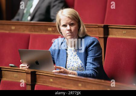 Paris, Frankreich. 13. Juni 2023. Stellvertreterin, Justine Gruet nimmt am 13. Juni 2023 an einer Fragestunde mit Fragen an die Regierung in der französischen Nationalversammlung in Paris Teil. Foto: David Niviere/ABACAPRESS.COM Kredit: Abaca Press/Alamy Live News Stockfoto