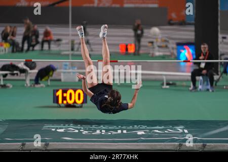 ISTANBUL, TURKIYE - 28. FEBRUAR 2023: Undefinierter Sportler beim European Athletics Indoor Championships Test Races in Atakoy Athletics Ar Stockfoto