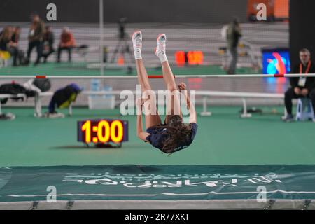 ISTANBUL, TURKIYE - 28. FEBRUAR 2023: Undefinierter Sportler beim European Athletics Indoor Championships Test Races in Atakoy Athletics Ar Stockfoto