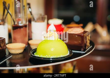 Süße Desserts, Speisen auf Hochzeiten oder Festlichkeiten Stockfoto