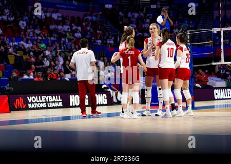 Hongkong, Hongkong. 13. Juni 2023. Polnische Spieler beim Vorspiel der FIVB Volleyball Nations League Hong Kong 2023 zwischen Polen und der Dominikanischen Republik im Hong Kong Coliseum. Endstand: Polen 3:1 Dominikanische Republik. Kredit: SOPA Images Limited/Alamy Live News Stockfoto