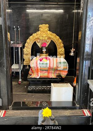 Ilford, London, Vereinigtes Königreich: A hindu Temple die maha kumbabhishekam, die letztes Jahr aufgeführt wurde, hat viele Hindus aus dem Vereinigten Königreich angezogen. Der Ganesha, auch bekannt als Vinayagar, ist die wichtigste Gottheit dieses Tempels. Er ist bekannt als Gott, der Hindernisse beseitigt. Stockfoto