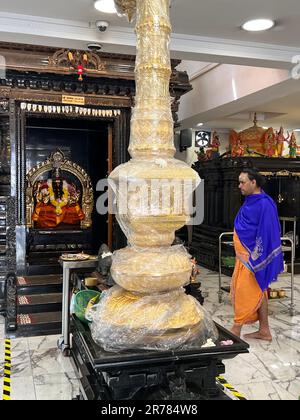 Ilford, London, Vereinigtes Königreich: A hindu Temple die maha kumbabhishekam, die letztes Jahr aufgeführt wurde, hat viele Hindus aus dem Vereinigten Königreich angezogen. Der Ganesha, auch bekannt als Vinayagar, ist die wichtigste Gottheit dieses Tempels. Er ist bekannt als Gott, der Hindernisse beseitigt. Stockfoto