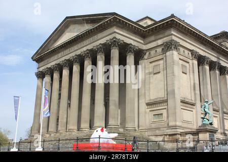St George's Hall gegenüber der Lime Street Station in Liverpool Stockfoto
