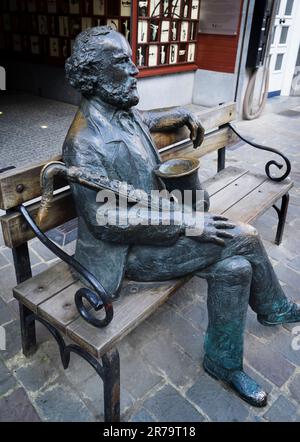 Statue von Adolphe Sax, Erfinder des Saxofons und anderer Musikinstrumente, in der belgischen Stadt Dinant, seiner Heimatstadt. Stockfoto