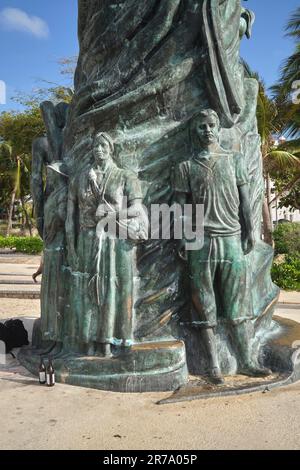 Portalskulptur Maya im Parque Fundadores Playa Del Carmen Yucatan Mexiko Stockfoto