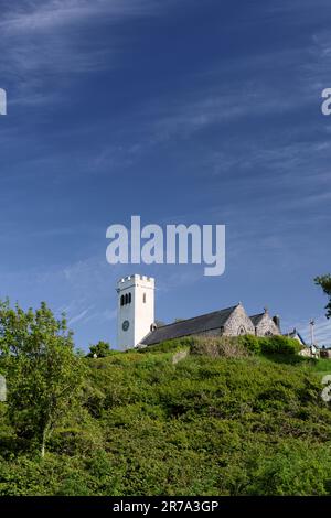 St. James the Great Church, Manobier, Pembrokeshire, Wales an einem sonnigen Sommertag Stockfoto