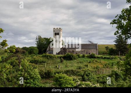 St. James the Great Church, Manobier, Pembrokeshire, Wales an einem sonnigen Sommertag Stockfoto