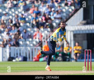 Moeen Ali Bowling für Bären am 3. Juni 2023 in Birmingham, Großbritannien, während des Spiels „Vitality T20 Blast“ zwischen Birmingham Bears & Notts Outlaws Stockfoto