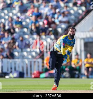 Moeen Ali Bowling für Bären am 3. Juni 2023 in Birmingham, Großbritannien, während des Spiels „Vitality T20 Blast“ zwischen Birmingham Bears & Notts Outlaws Stockfoto