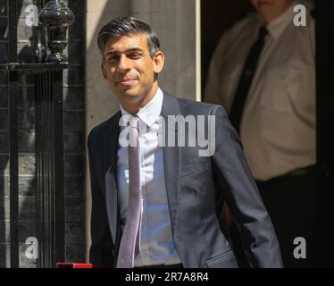 London, Großbritannien. 14. Juni 2023. Rishi Sunak, Premierminister, verlässt die Downing Street 10, um Fragen der Premierminister zu stellen. Kredit: Ian Davidson/Alamy Live News Stockfoto