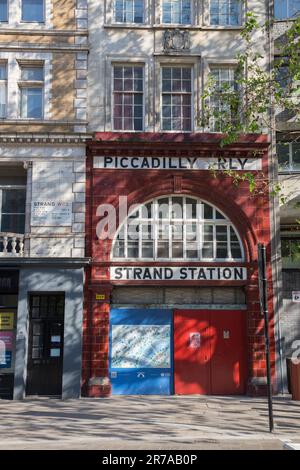 The Strand hat die Londoner U-Bahn-Station verlassen Stockfoto