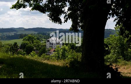 14. Juni 2023, Sachsen, Heinersgrün Die Kapelle St. Clara im Vogtland