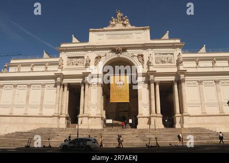 Rom, Italien - April 22 2023: Palazzo delle Esposizioni, das größte interdisziplinäre Ausstellungsgelände im Zentrum von Rom Stockfoto