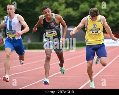 Kladno, Tschechische Republik. 14. Juni 2023. L-R Bosko Kijanovic aus Serbien, Gardeo Issack aus Südafrika und Matej Krsek aus der Tschechischen Republik treten in 400 Metern an der internationalen Sportveranstaltung Kladno, die am 13. Juni 2023 in Kladno, Tschechische Republik stattfindet. Kredit: Michal Kamaryt/CTK Photo/Alamy Live News Stockfoto