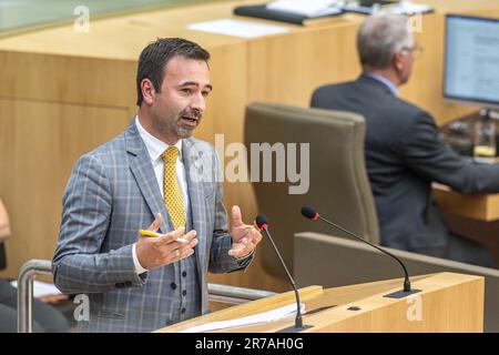 Brüssel, Belgien. 14. Juni 2023. Koen Daniels von N-VA wird am Mittwoch, den 14. Juni 2023, auf einer Plenarsitzung des flämischen Parlaments in Brüssel gesehen. BELGA FOTO JONAS ROOSENS Kredit: Belga News Agency/Alamy Live News Stockfoto