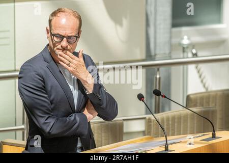 Brüssel, Belgien. 14. Juni 2023. Der flämische Minister für Erziehung, Tierschutz und Sport Ben Weyts ist auf einer Plenartagung des flämischen Parlaments am Mittwoch, den 14. Juni 2023 in Brüssel zu sehen. BELGA FOTO JONAS ROOSENS Kredit: Belga News Agency/Alamy Live News Stockfoto