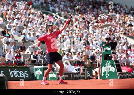 Paris, Frankreich. 06. Juni 2023. PARIS, FRANKREICH, am 06. JUNI 2023; TENNISSPIEL zwischen Novak DJOKOVIC (Serbien) und Karen Abgarowitsch Chatschanow, Karen Chatschanow (Russland) bei den French Open 2023 in Roland Garros am Court Philippe Chatrier, Paris, am 6. Juni 2023. - Copyright © Fabien BOUKLA/ATP images (BOUKLA Fabien/ATP/SPP) Credit: SPP Sport Press Photo. Alamy Live News Stockfoto