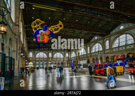 Zürich - Mai 14,2023 : Zürich HB Bahnhof, Ein Knotenpunkt für den Schienenverkehr, der mit anderen Bahnlinien im ganzen Land und dem benachbarten c Stockfoto