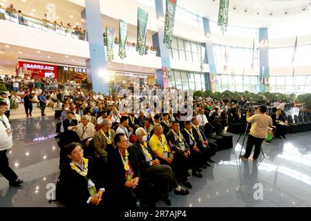 Philippinen. 10. Juni 2023. Die ausländischen Delegierten anlässlich der Eröffnung des Goldenen/50. Gründungsjahrs der philippinischen Bonsai Society, Inc (PBSI) Internationale Bonsai-Ausstellung in der Mall of Asia in Pasay City am 10. Juni 2023. Die Bonsai-Show ist Teil des Gedenkens an die Asia Pacific Bonsai and Suiseki Convention (ASPAC), die Asia Pacific Bonsai Friendship Federation (ABFF) und den 50. Jahrestag der Philippine Bonsai Society, Inc. (PBSI). Die größte Bonsai-Show findet vom 10. Bis 12. Juni in der SM MOA Music Hall statt, mit zusätzlichen Beinen in Visayas und Mindanao Stockfoto