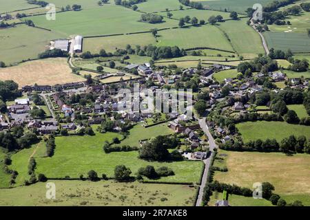 Aus der Vogelperspektive auf das Dorf Eaton aus dem Norden. Cheshire, Großbritannien Stockfoto