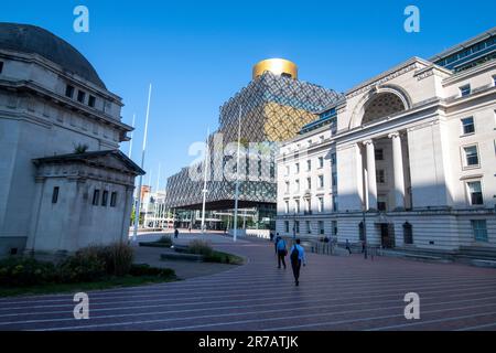 Sonniger Tag am Centenary Square in Birmingham City, West Midlands England Großbritannien Stockfoto