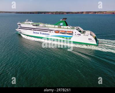 Oscar Wilde ist eine Tallink Kreuzfahrtfähre auf der Chartertour nach Irish Ferries. Es bedient derzeit die Route in der Irischen See zwischen Pembroke Dock und Rosslare. Stockfoto