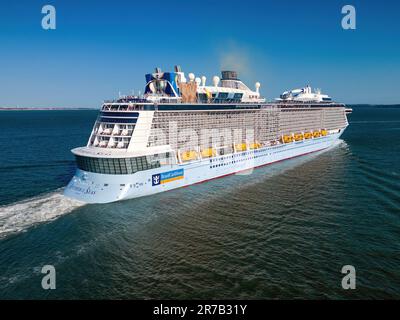Anthem of the Seas ist ein Kreuzfahrtschiff der Quantum-Klasse, das von Royal Caribbean International betrieben wird. Stockfoto