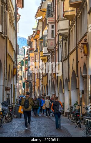 Via dei Portici (Laubengasse), Bolzano-Bozen, Trentino-Alto Adige/Sudtirol, Italien Stockfoto