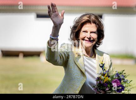 Visby, Schweden. 14. Juni 2023. Visby 20230614 Queen Silvia während des Besuchs des Svenskbygården und des Svenskbymuseums in Rom während des Landbesuchs des königlichen Paares in Gotland. Foto: Christine Olsson/TT/Code 10430 Kredit: TT News Agency/Alamy Live News Stockfoto