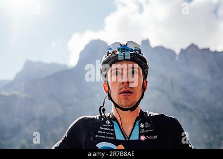 Leukerbad, Schweiz. 14. Juni 2023. Bild von Zac Williams/SWpix.com- 14/06/2023 - Radfahren - 2023 Tour de Suisse - Stage 4 - Kevin Vermaerke, Team DSM. Kredit: SWpix/Alamy Live News Stockfoto