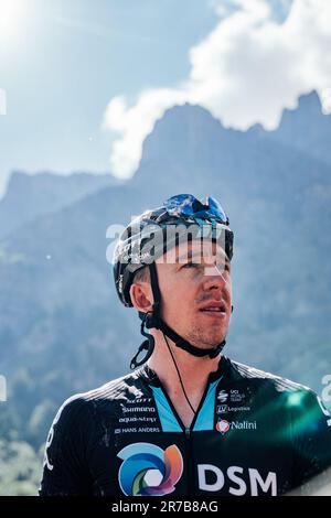 Leukerbad, Schweiz. 14. Juni 2023. Bild von Zac Williams/SWpix.com- 14/06/2023 - Radfahren - 2023 Tour de Suisse - Stage 4 - Kevin Vermaerke, Team DSM. Kredit: SWpix/Alamy Live News Stockfoto