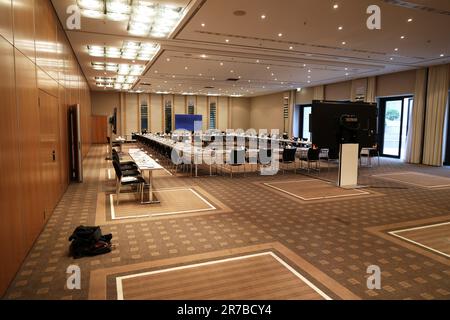 Berlin, Deutschland. 14. Juni 2023. Blick auf den Konferenzraum der Konferenz der Innenminister (IMK). Berlin wird 2023 den Vorsitz der IMK führen. Kredit: Jörg Carstensen/dpa/Alamy Live News Stockfoto