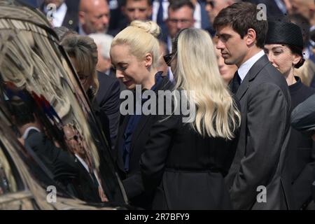 Mailand, Italien. 14. Juni 2023, die Familie Berlusconi, Marina, Pier Silvio, Barbara, Eleonora, Luigi, während der staatlichen Beerdigung des ehemaligen italienischen Premierministers Silvio Berlusconi am Duomo am 14. Juni 2023 in Mailand, Italien. Kredit: Tiziano Ballabio Stockfoto