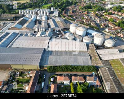 Luftaufnahme des HP Bulmer ( Bulmers )-Apfelweinwerks in Hereford Herefordshire, UK, im Besitz von Heineken Foto Juni 2023 Stockfoto