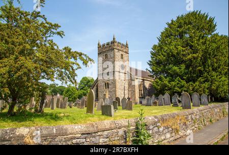 Holy Trinity Church im Derbyshire Dorf Ashford-in-the-Water Parish Kirche in Ashford in the Water, Derbyshire Dales, Peak District Stockfoto