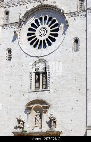 Blick und Details der Basilica Cattedrale Metropolitana, Bari Stockfoto