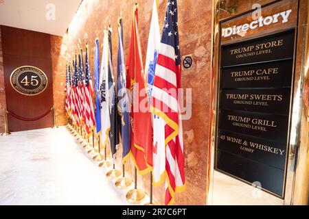 New York, USA, 14/06/2023, Interior of Trump Tower, New York, USA, einen Tag, nachdem der ehemalige Präsident sich im Fall „Dokumente“ für nicht schuldig erklärt hat. Picture Garyroberts/worldwidefeatures.com Stockfoto