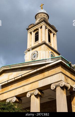 Das Äußere von St. Peters Church am Eaton Square in London, Großbritannien. Stockfoto