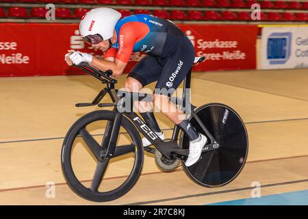 Cottbus, Deutschland. 14. Juni 2023. Theo Reinhardt (Rad-net Oßwald) reitet auf dem 4000m. Platz der Männer bei der deutschen Leichtathletikmeisterschaft 136. auf den zweiten Platz. Kredit: Frank Hammerschmidt/dpa/Alamy Live News Stockfoto