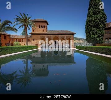 Partalpalast im El Partal-Viertel der Alhambra - Granada, Andalusien, Spanien Stockfoto