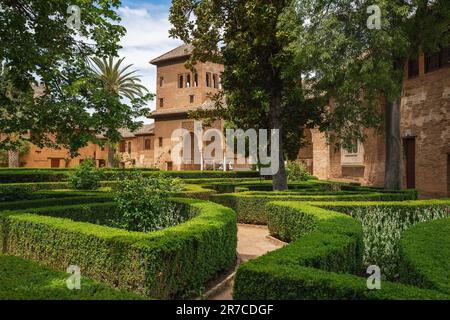 Partalpalast und Gärten im El Partal-Viertel der Alhambra - Granada, Andalusien, Spanien Stockfoto