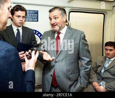 14. Juni 2023, Washington, District of Columbia, USA: USA Senator TED CRUZ (R-TX) spricht mit Reportern in der Nähe der U-Bahn des Senats im U.S. Capitol. (Kreditbild: © Michael Brochstein/ZUMA Press Wire) NUR REDAKTIONELLE VERWENDUNG! Nicht für den kommerziellen GEBRAUCH! Stockfoto